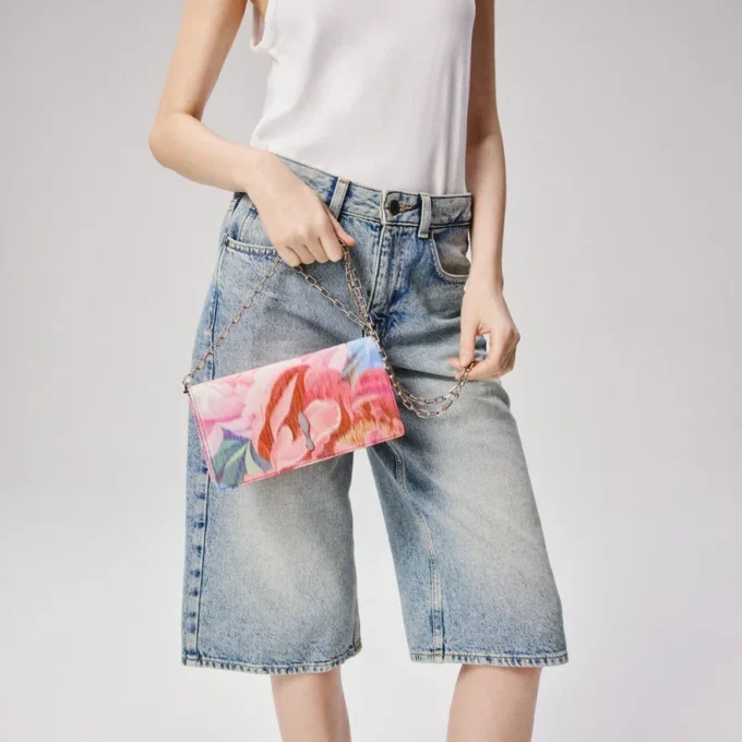 Bettina – Clutch – Peonies Printed China Fabric – Multicolor