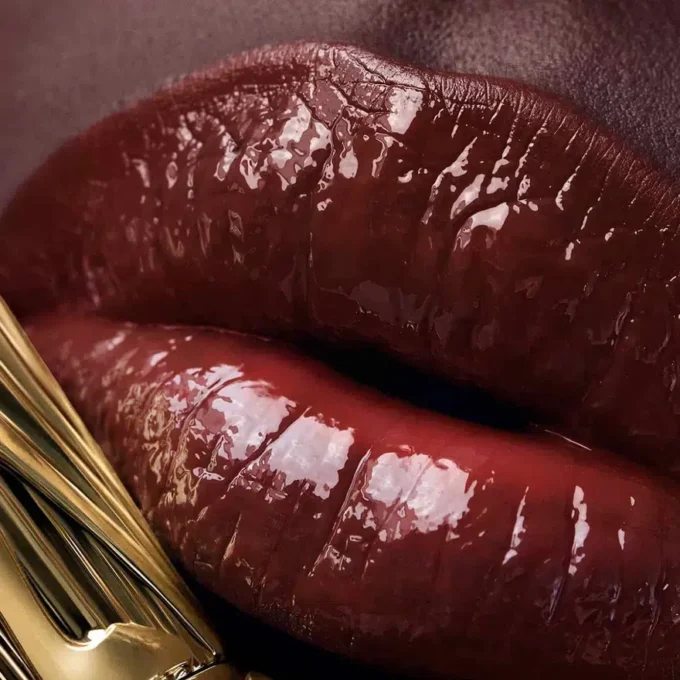 Rouge Stiletto Vinyl Gloss Torrid Peach 530V Torrid Peach – Christian Louboutin Beauty United States